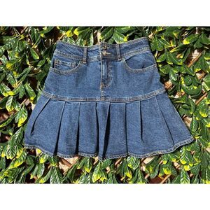 Wild Fable y2k flared Denim Skirt Size 4